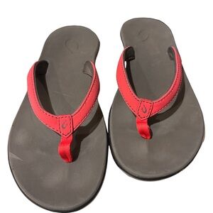 OluKai Kids Pink Gray Thong Sandals Size 6